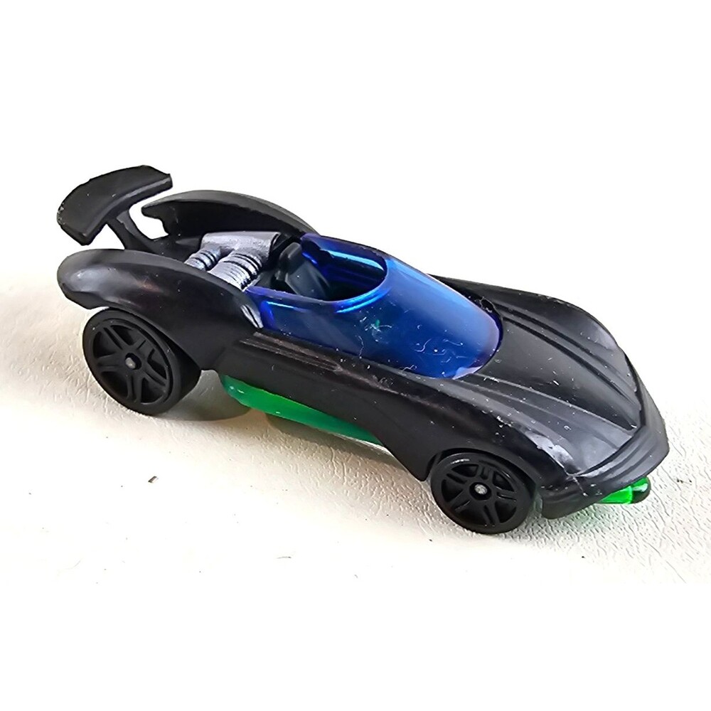 Hot Wheels Star Wars Jedi Luke Skywalker Character Car Black Green 2018 Mattel
